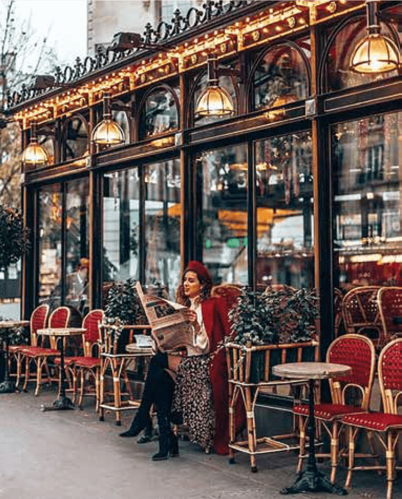La façade du Dôme, à Montparnasse